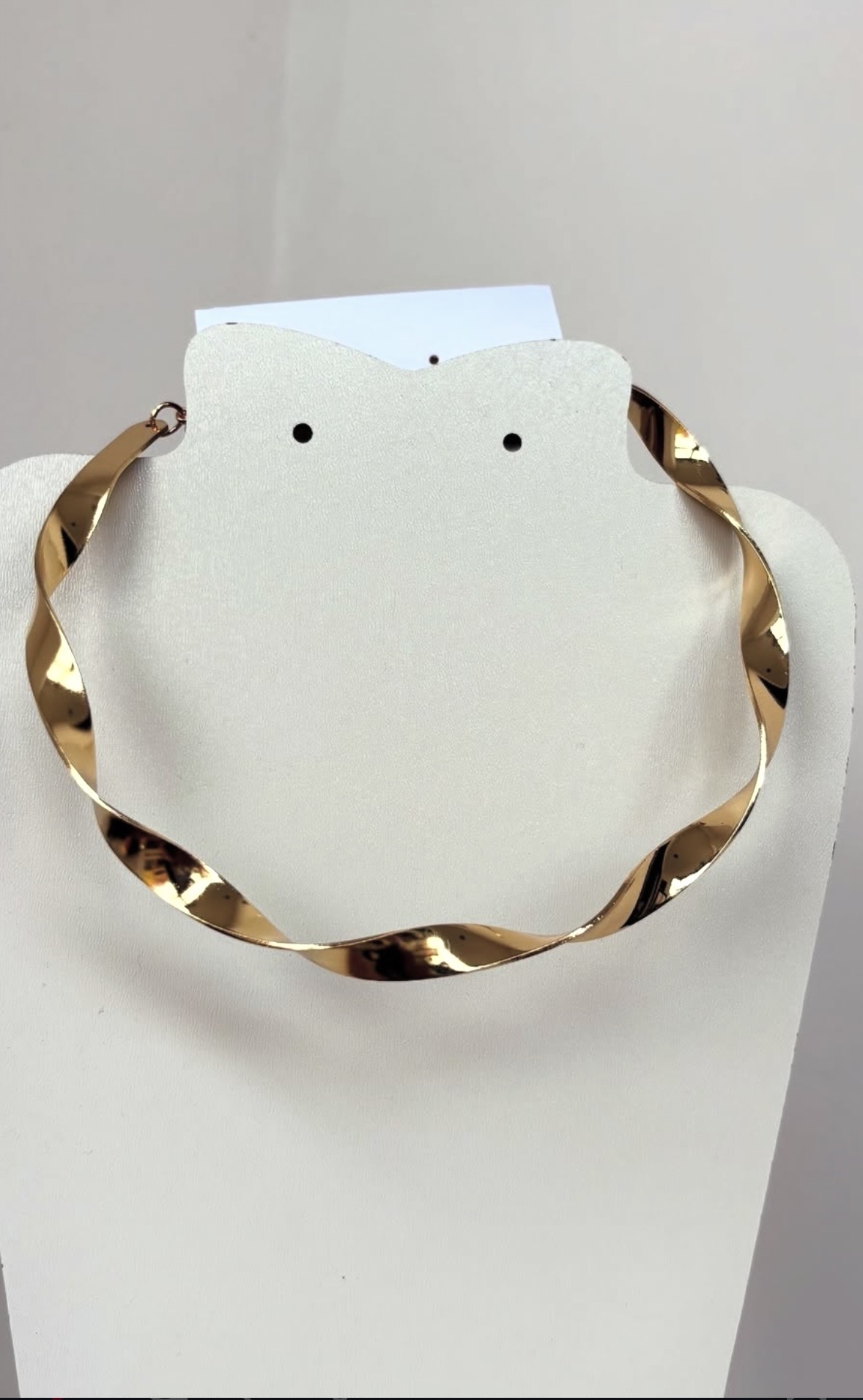 Chocker aro torcido
